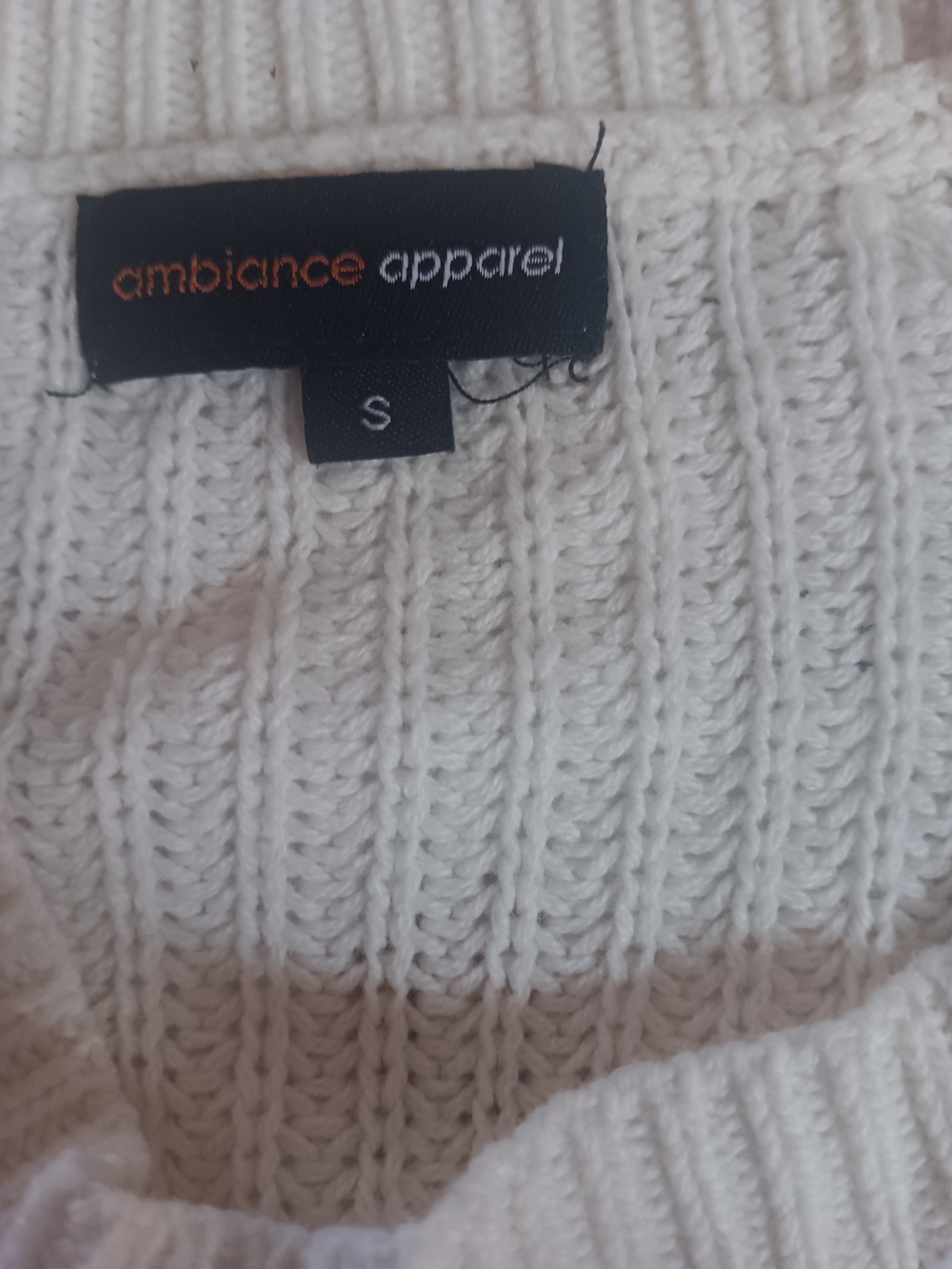 Ambiance Apparel Cream Cold Shoulder Cutout Long Sleeve Knit Sweater NWOT Small - Picture 5 of 5